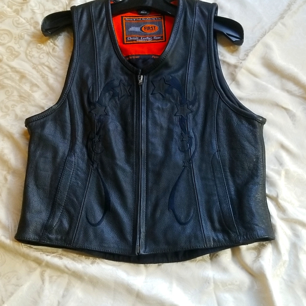 Black leather embroided vest - sz  medium